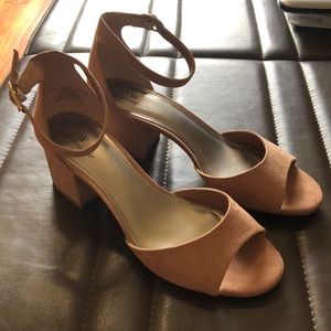 Worthington Tan Heels NEVER WORN size 7.5